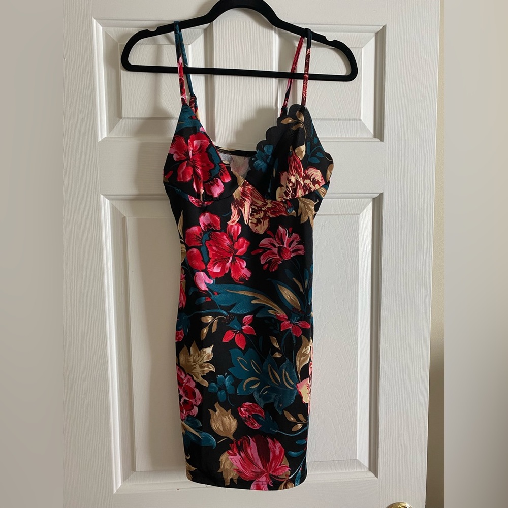 NWOT Multi color floral dress / with adjustable straps / midi or mini dress
